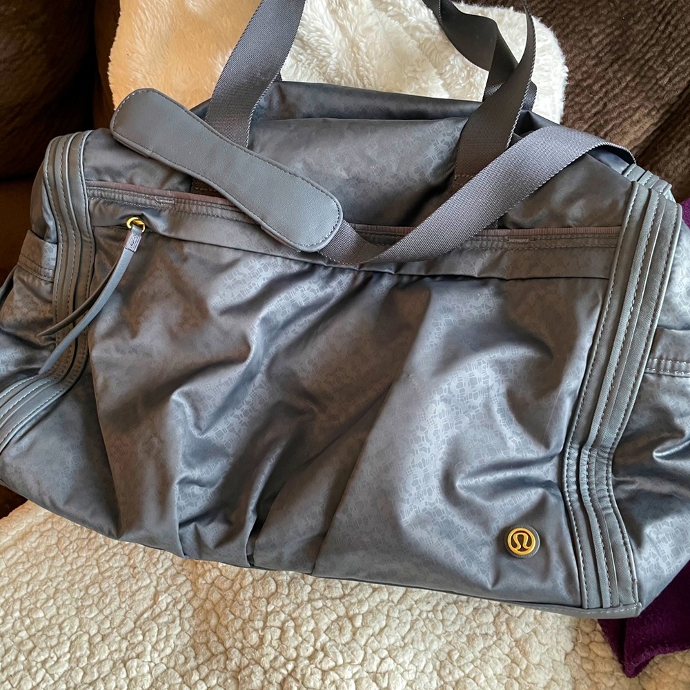 Lululemon Travel/Duffle Bag 💕 Like new